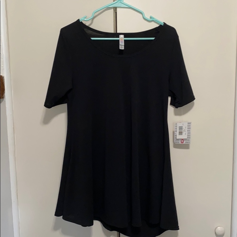 Lularoe black size small perfect t NWT